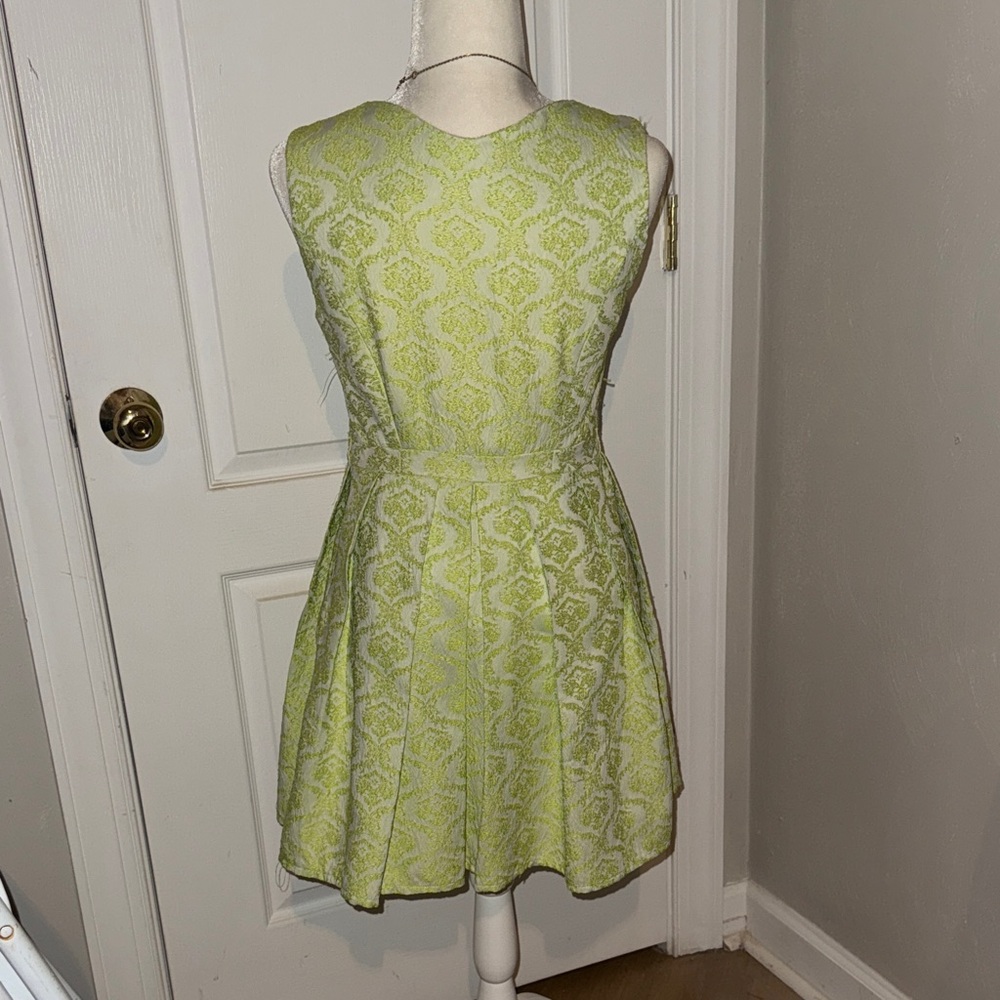 Chic Lime Green Patterned Mini Dress - image 3